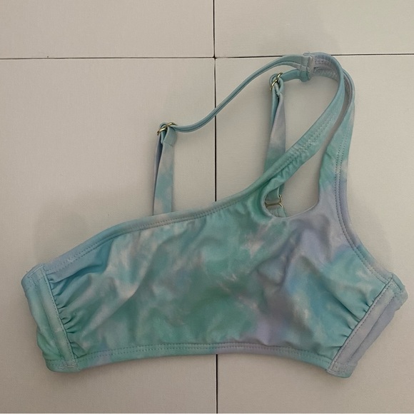 2 Extra Small Bikini Tops - Picture 2 of 7